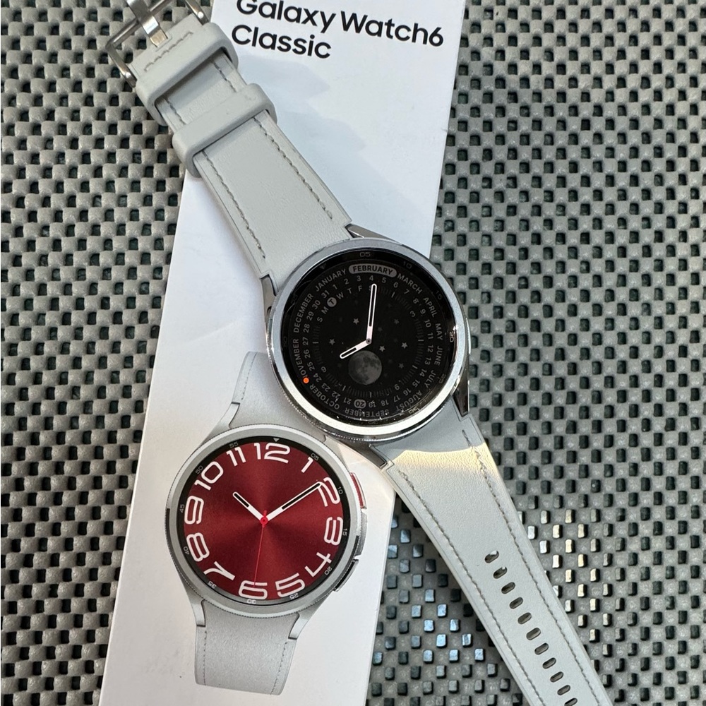 Galaxy Watch 6 Classic
43mm | Silver | Bluetooth/Wifi